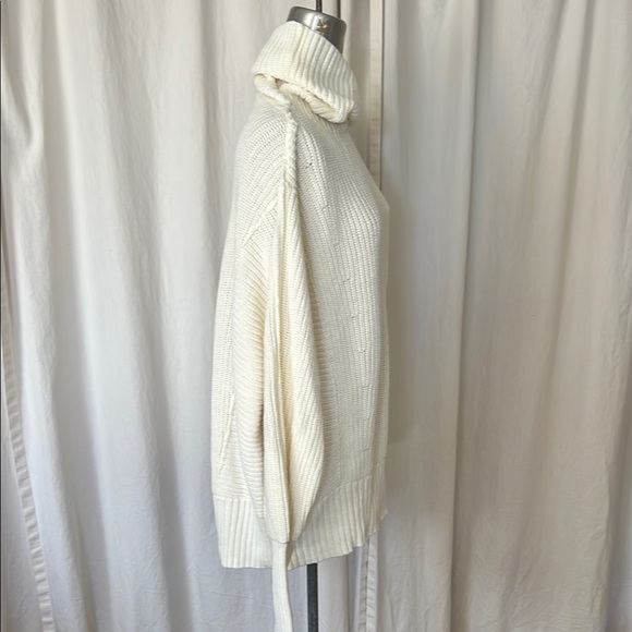 Free People oversized Cream Ribbed Knit Turtleneck Sweater S chunky knit - Picture 5 of 12